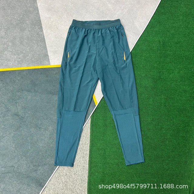 Nike Sweatpants: seller detail photo 12