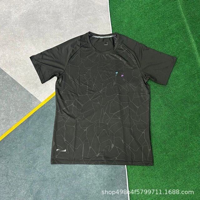 Under Armour sports T-shirt: seller detail photo 13