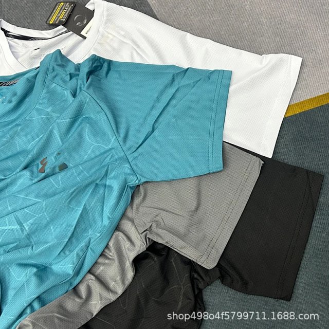 Under Armour sports T-shirt: seller detail photo 5