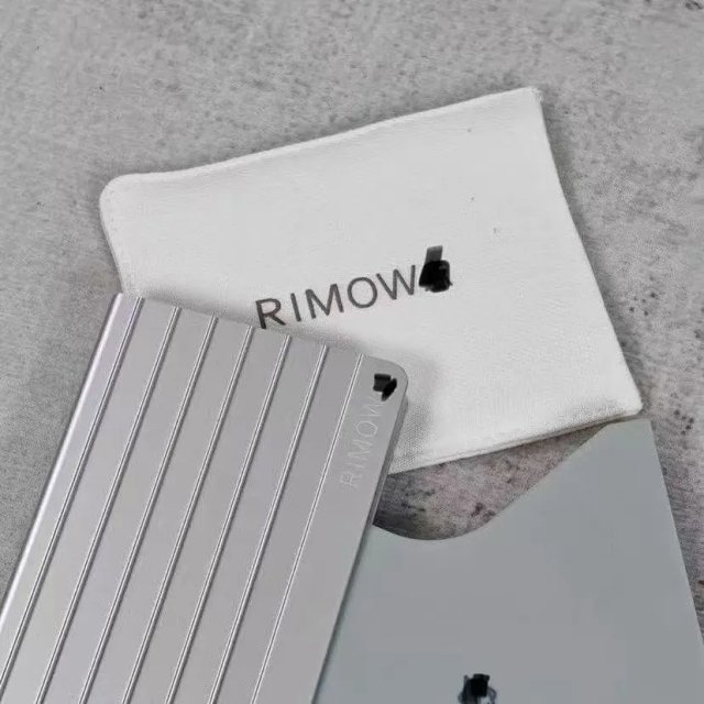 Rimowa Aluminium Wallet: seller detail photo 5