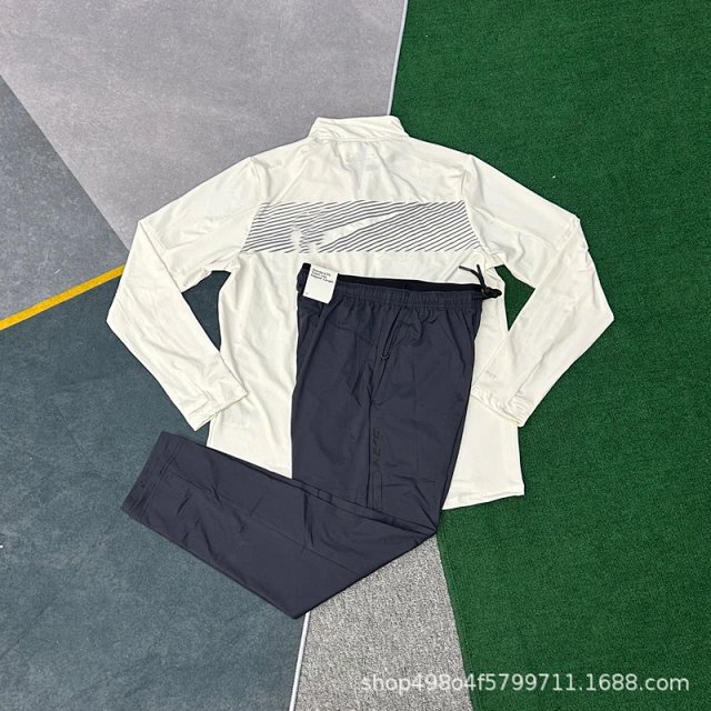 Nike Tracksuit: seller detail photo 7