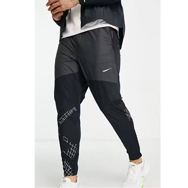 Nike Sweatpants: seller detail photo 4