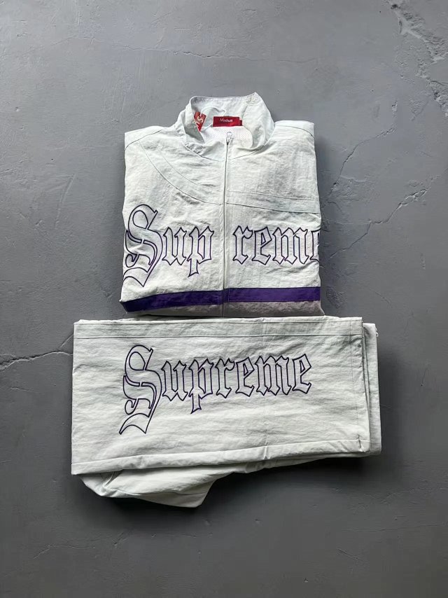 Supreme Set: seller detail photo 3
