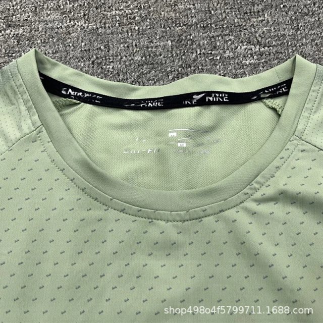 Nike sports T-shirt: seller detail photo 5