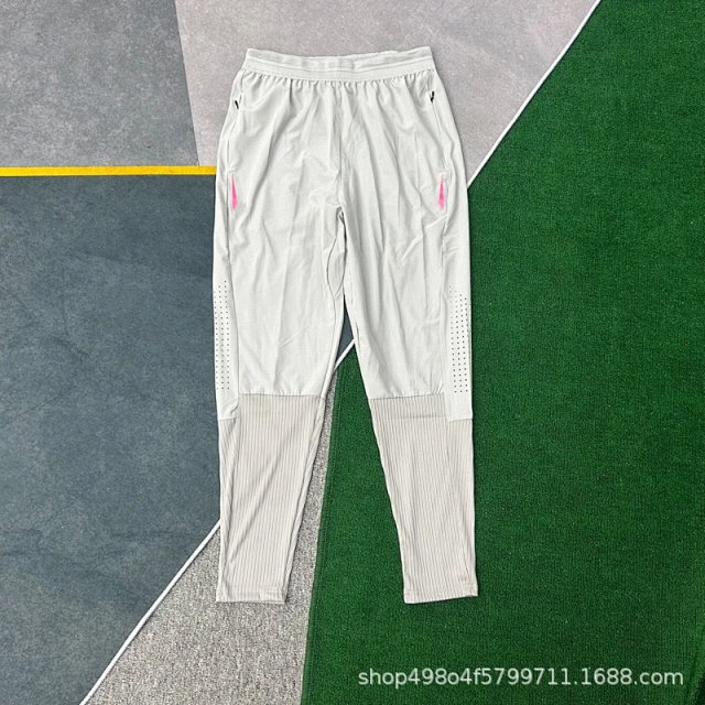 Nike Sweatpants: seller detail photo 13