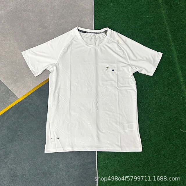 Under Armour sports T-shirt: seller detail photo 11