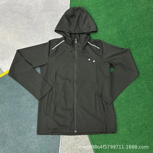 On Running Sports Jacket: seller detail photo 12
