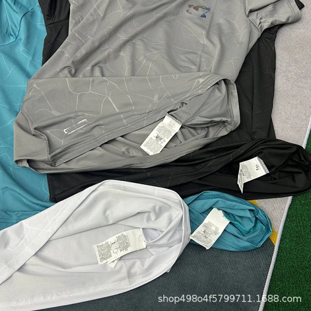 Under Armour sports T-shirt: seller detail photo 8