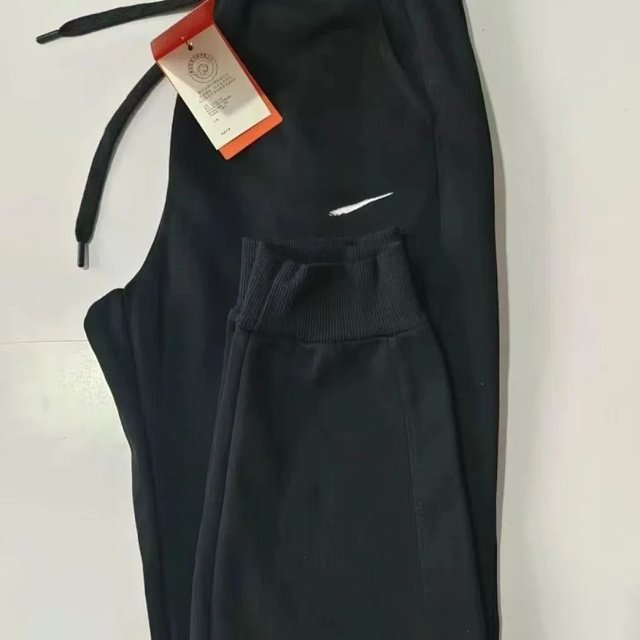Nike Sweatpants: seller detail photo 8