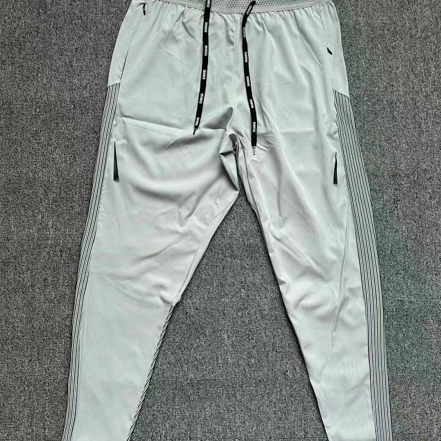 Nike Sweatpants: seller detail photo 9