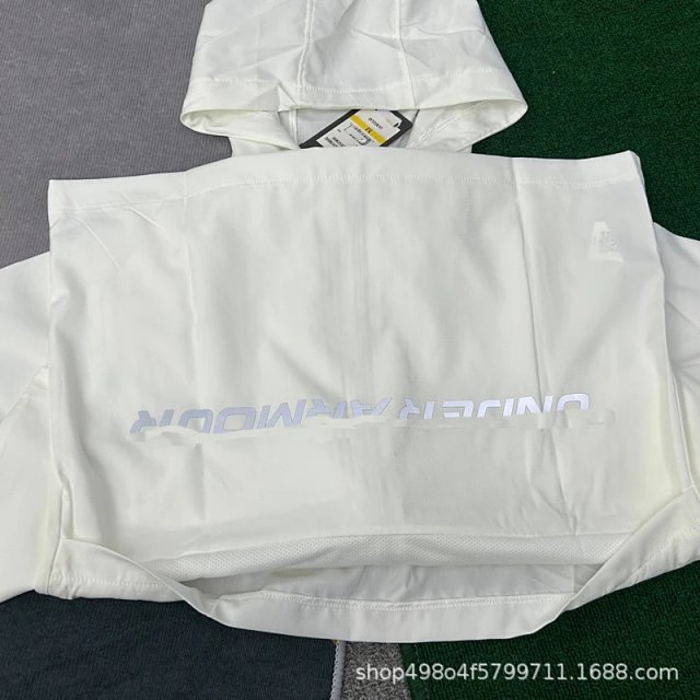 On Running Sports Jacket: seller detail photo 10