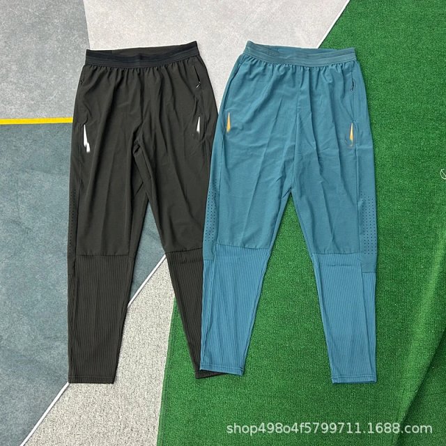 Nike Sweatpants: seller detail photo 2