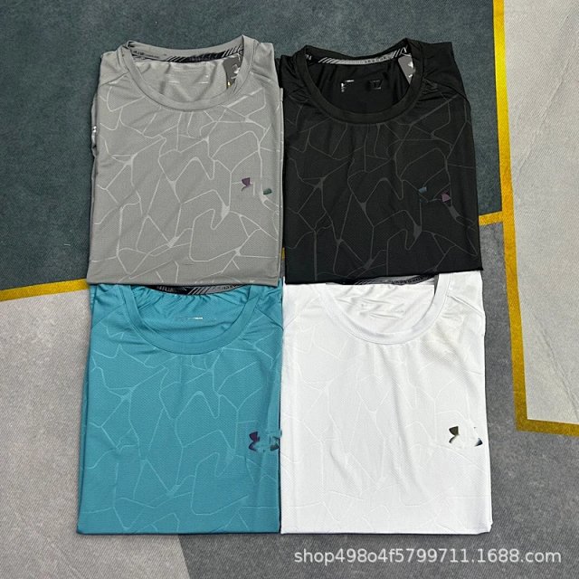 Under Armour sports T-shirt: seller detail photo 3