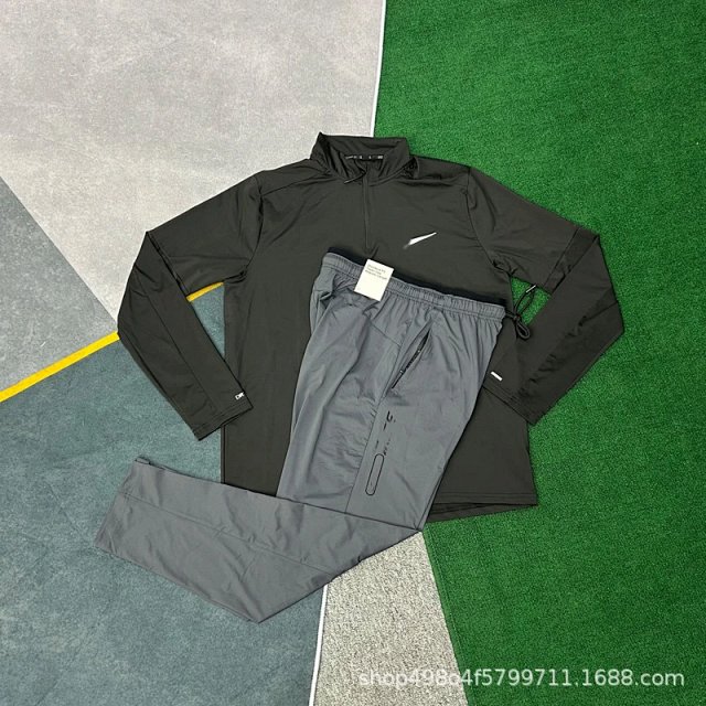Nike Tracksuit: seller detail photo 14