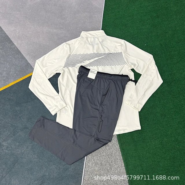 Nike Tracksuit: seller detail photo 5