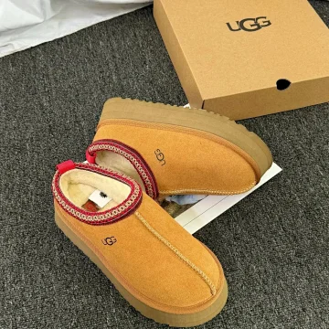 UGG UGG Snow Boots