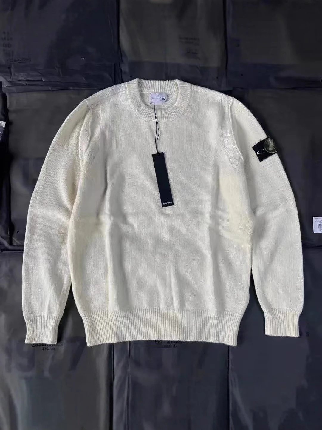 Stone sweater white