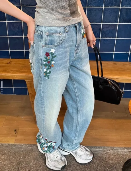 Gucci Floral-Embroidered Wide-Leg Cropped Jeans - 10