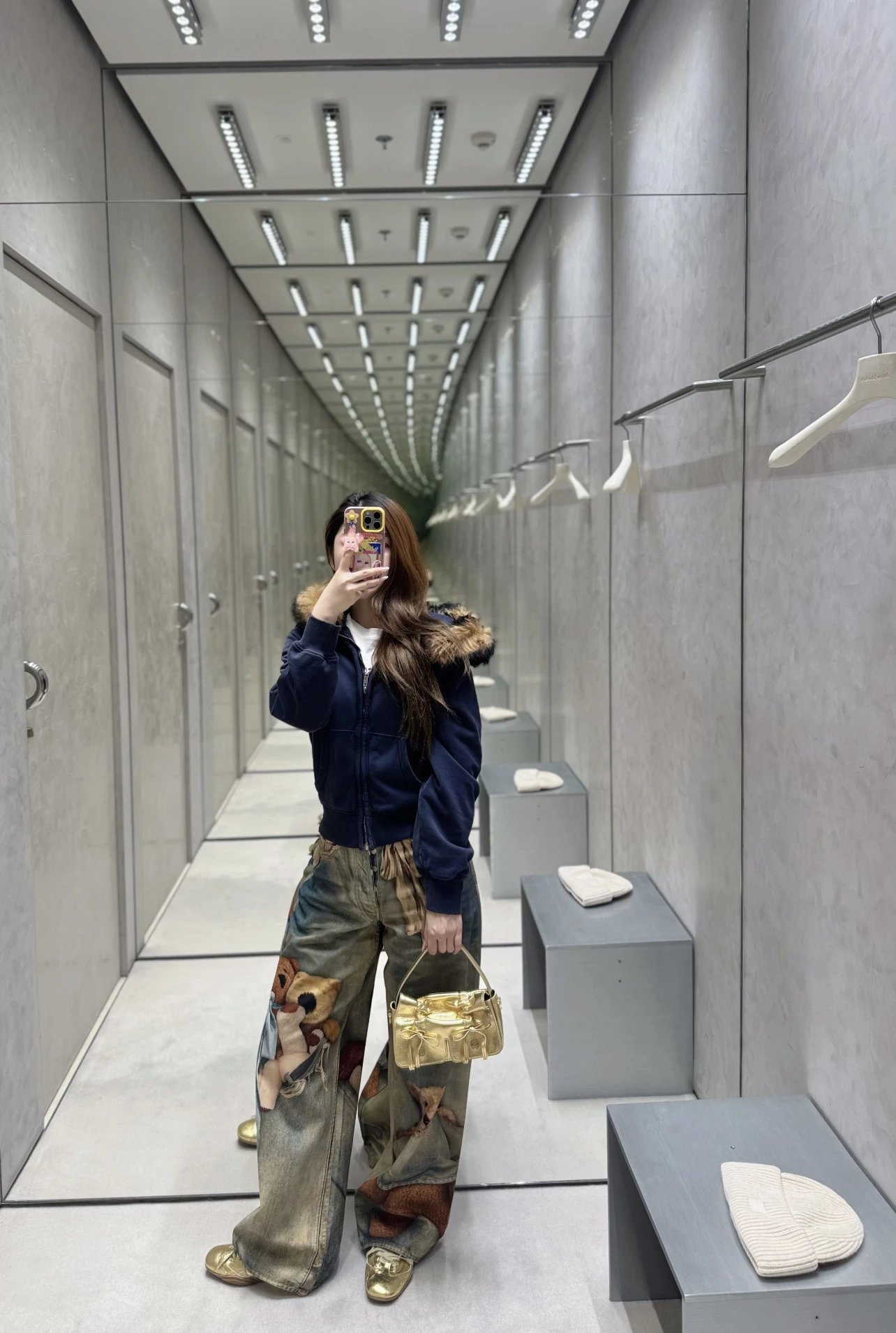 Maison Margiela x Teddy Bear Print Distressed Wide-Leg Jeans with Embellished Plush Scarf - 28