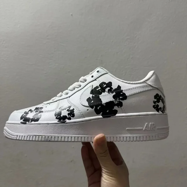 Nike Sneakers Low-top platform product detail image 1