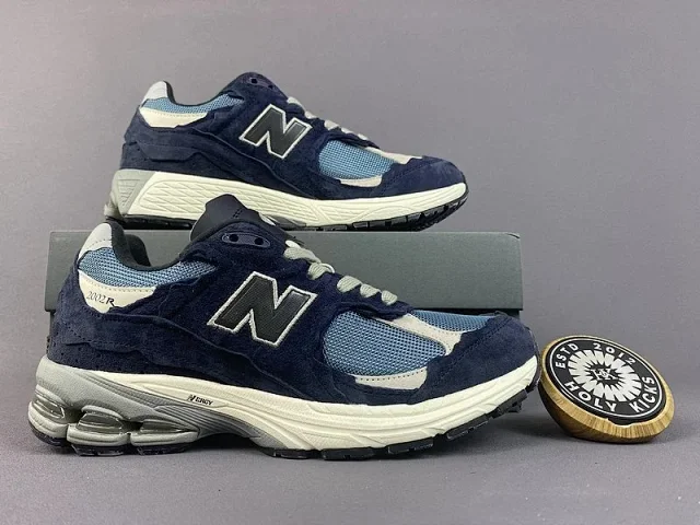 New Balance Sneakers 2002R deconstructed suede mesh product detail image 8