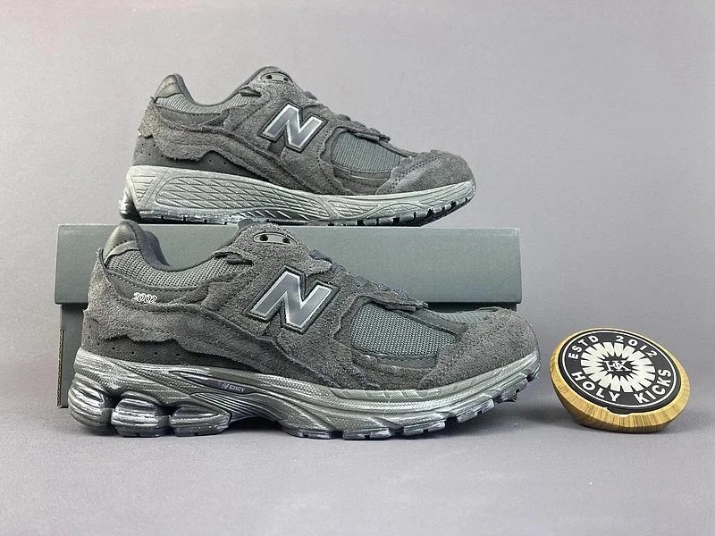 New Balance Sneakers 2002R deconstructed suede mesh image 6
