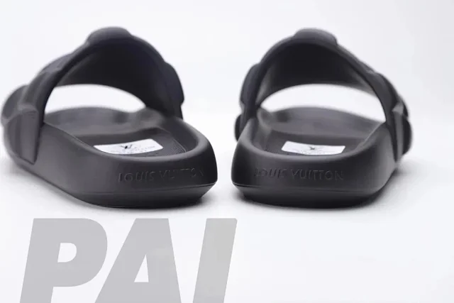 Louis Vuitton Slippers Pool Pillow Mules product detail image 8