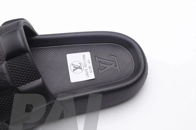 Louis Vuitton Slippers Pool Pillow Mules product detail image 7