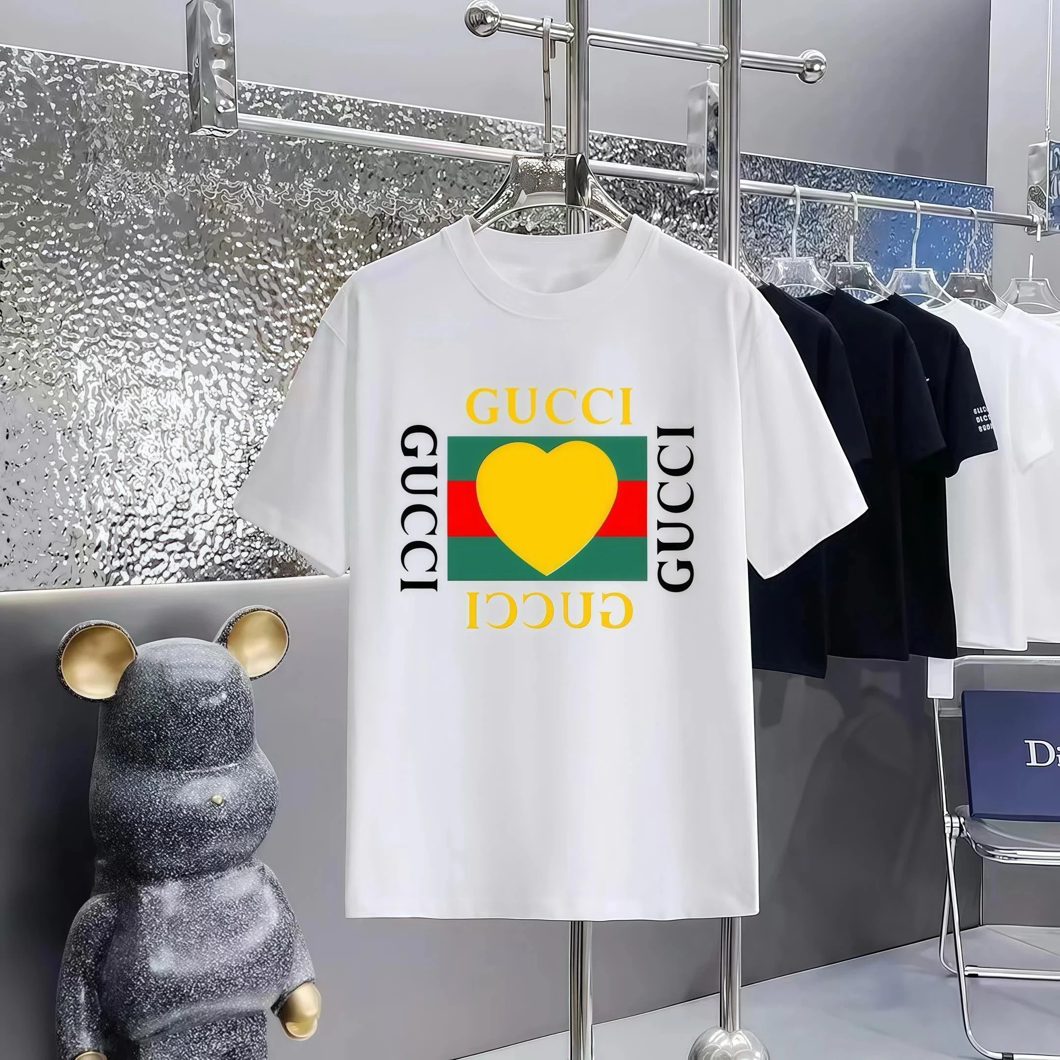 Gucci T-Shirts Short-Sleeve Snake Graphic — 21