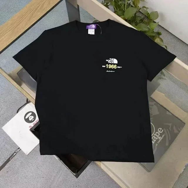 The North Face T-Shirts Short-Sleeve Logo Graphic T-Shirt product detail image 8