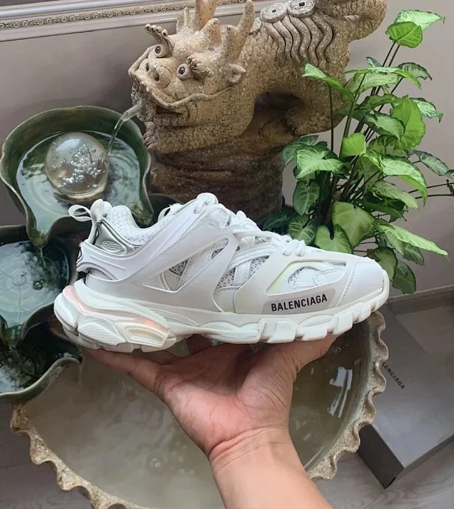 Balenciaga Sneakers Track 3.0 product detail image 2