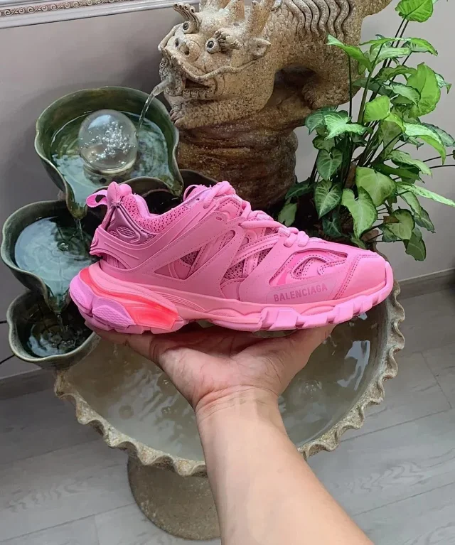 Balenciaga Sneakers Track 3.0 product detail image 3