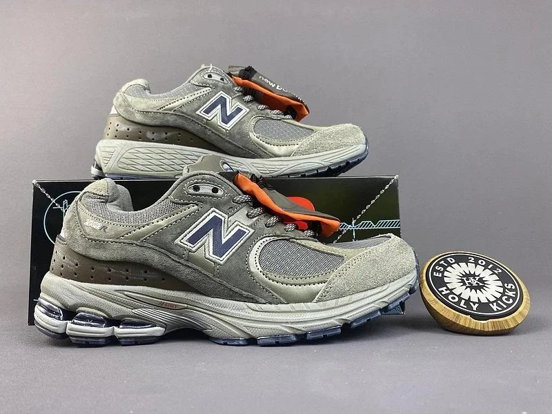 New Balance Sneakers 2002R deconstructed suede mesh image 3
