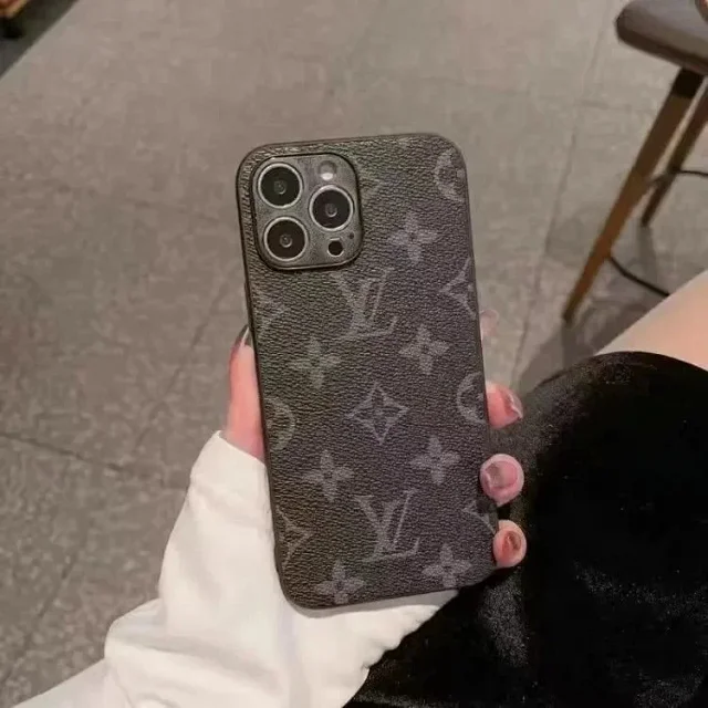 Louis Vuitton Phone Cases Monogram and checkerboard print iPhone case product detail image 4