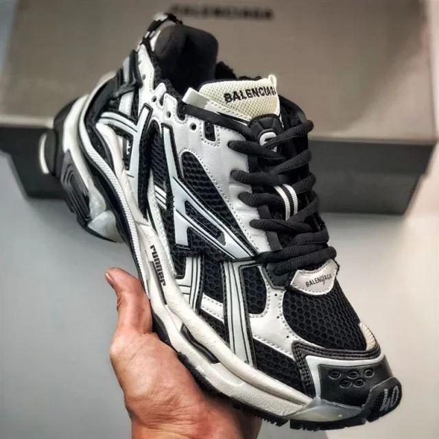 Balenciaga Sneakers Track Graffiti product detail image 5