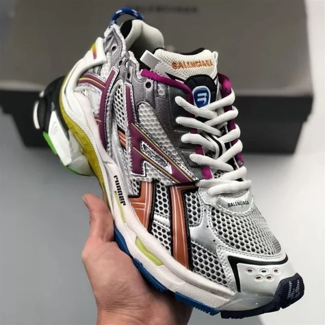 Balenciaga Sneakers Track Graffiti product detail image 9