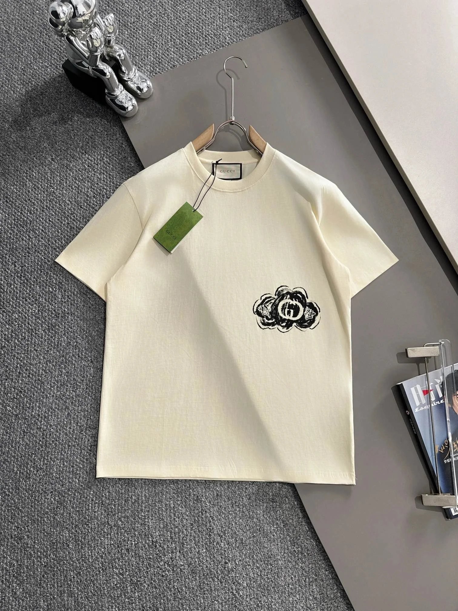 Gucci T-Shirts Crewneck Logo Graphic — 19