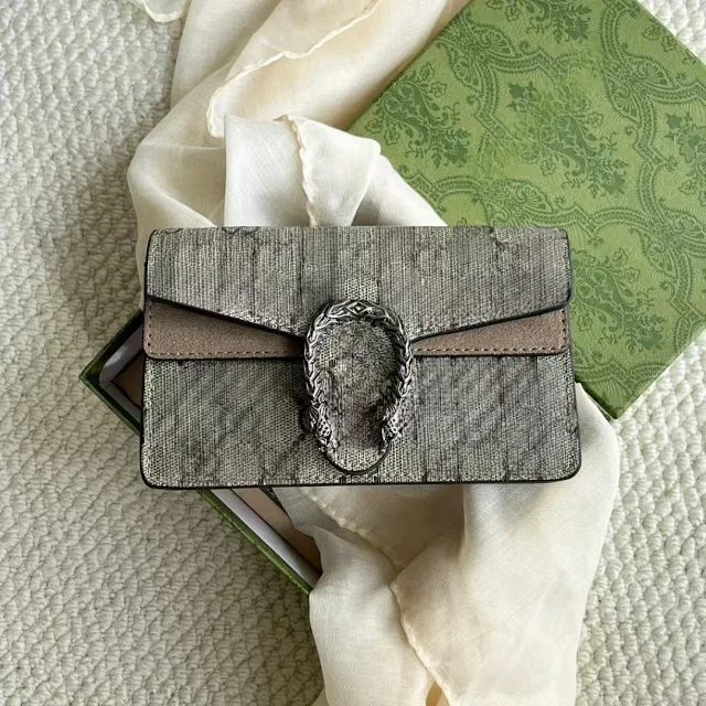 Unbranded Shoulder Bags Small flap bag with textured horseshoe clasp product detail image 17