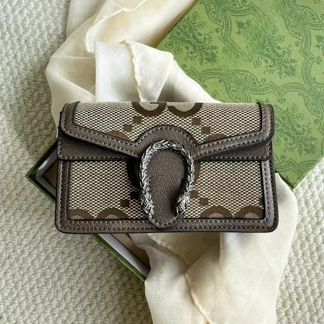 Unbranded Shoulder Bags Small flap bag with textured horseshoe clasp product detail image 13