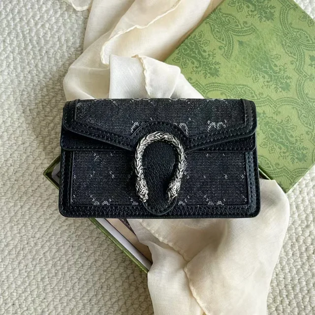 Unbranded Shoulder Bags Small flap bag with textured horseshoe clasp product detail image 19