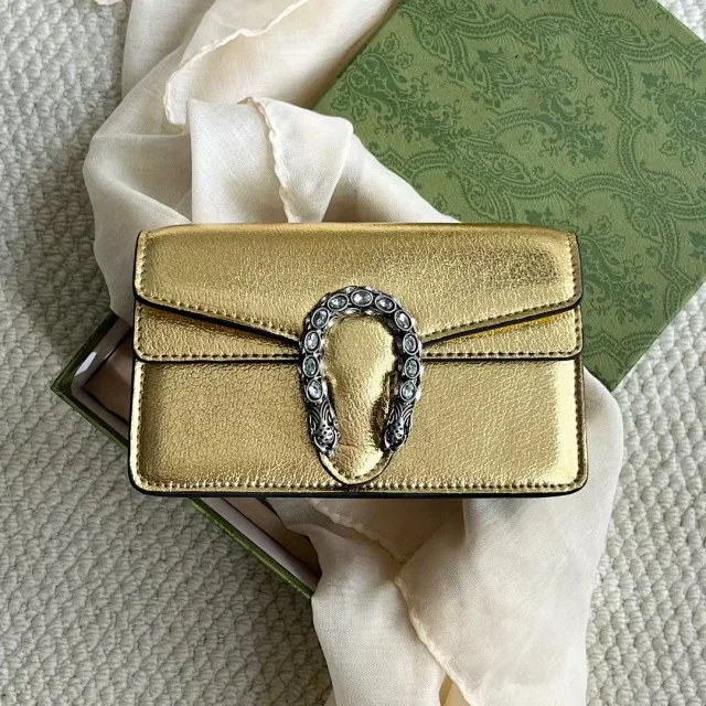 Unbranded Shoulder Bags Small flap bag with textured horseshoe clasp product detail image 3