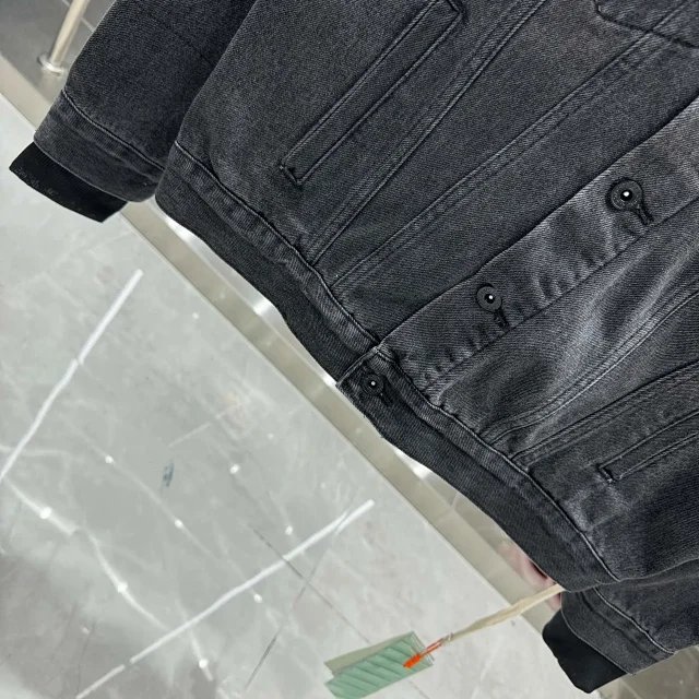 Off-White Jackets Arrow Print Denim Jacket product detail image 8