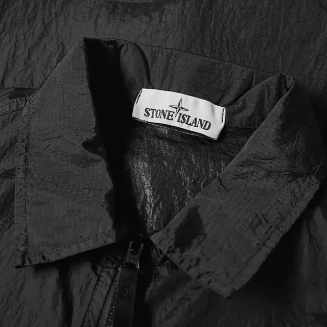 Stone Island Jackets Zip-front utility jacket with chest flap pockets and detachable compass sleeve badge product detail image 4