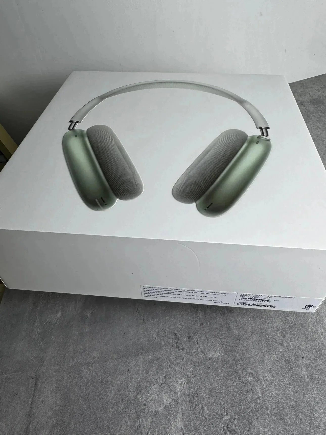 Apple AirPods Max Space Gray Over Ear Headphones