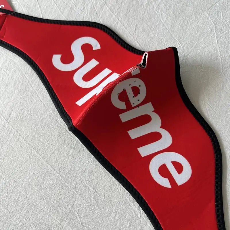 Mask complete letter, complete S*UP letter, red RED