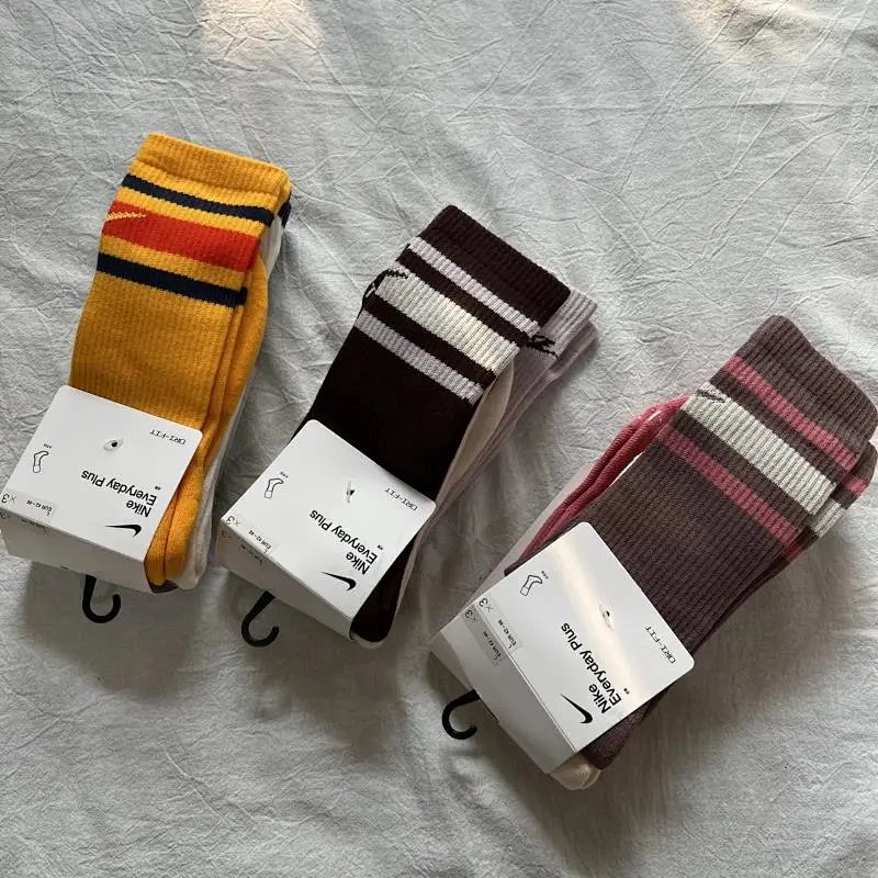 3 pairs socks