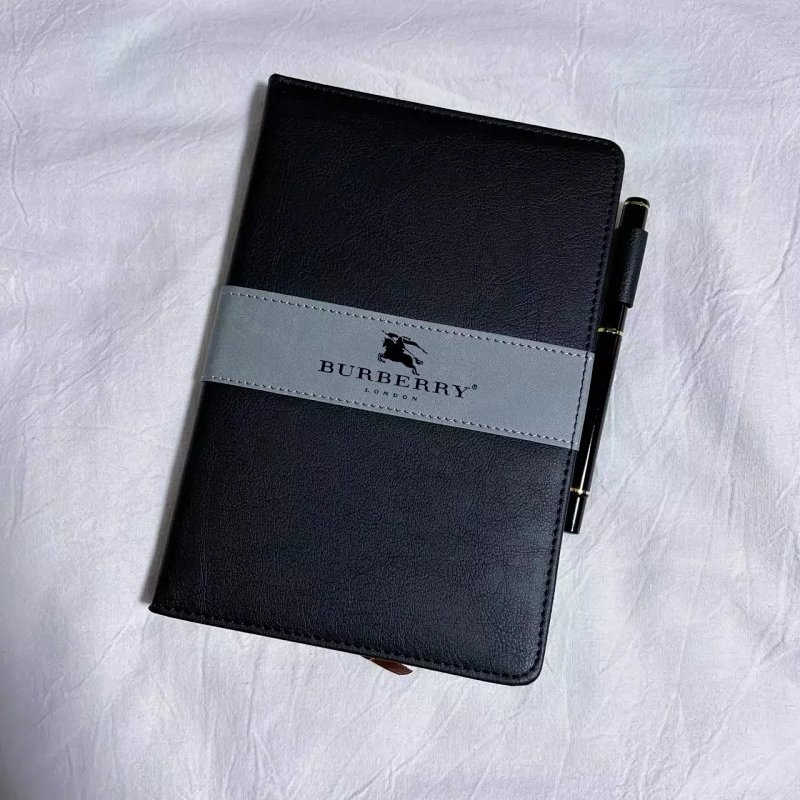 UR note book with pens