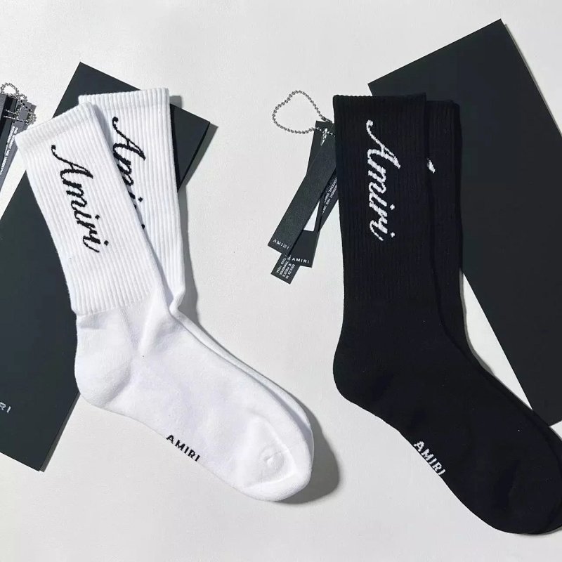AMIRI SCRIPT TUBE SOCK white——in stock now