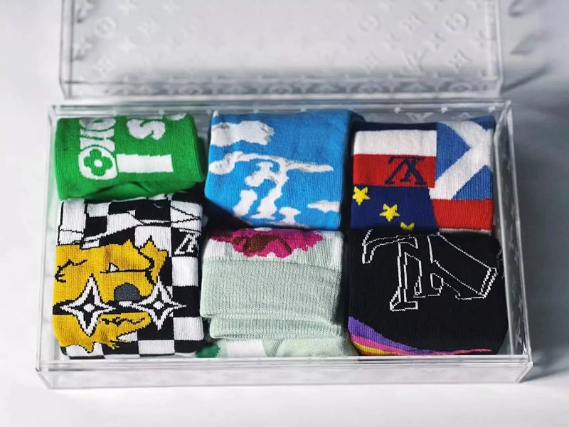 6 pairs desinger socks—— high box
