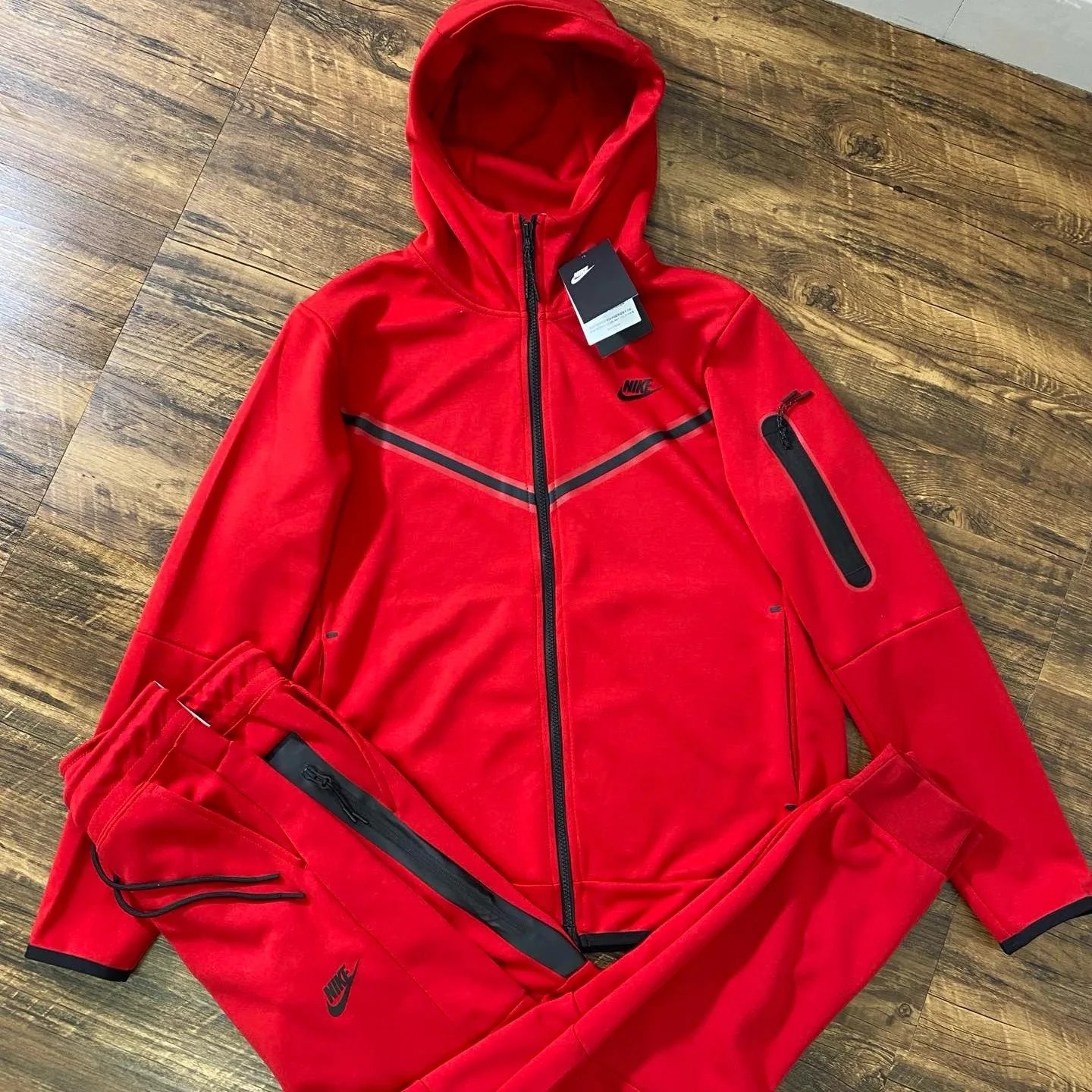 2-Piece Red Set